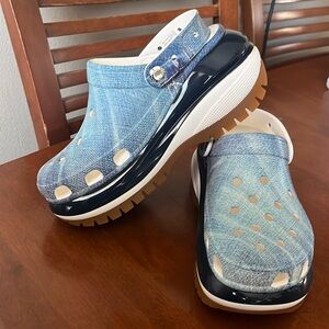 Crocs Classic Mega Crush Platform Clogs in Denim Blue Gum